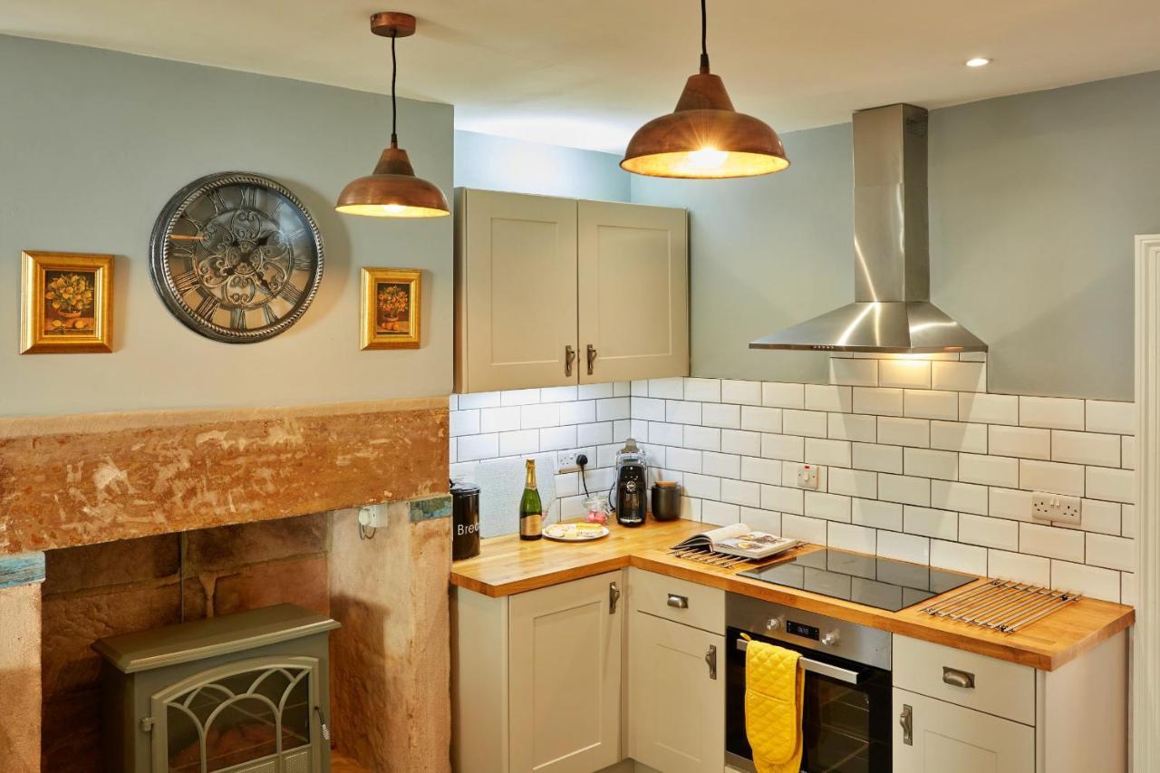 Finest Retreats - Peak View Villa Two Dales Екстериор снимка
