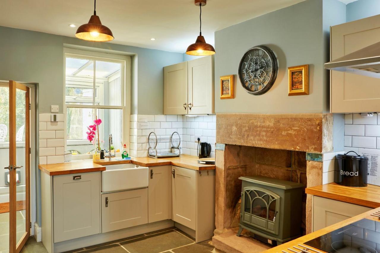 Finest Retreats - Peak View Villa Two Dales Екстериор снимка