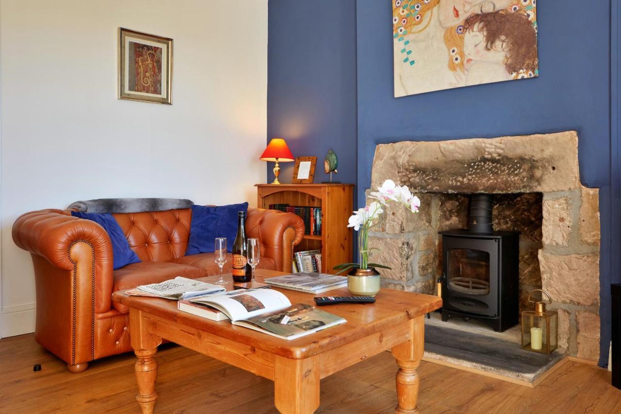 Finest Retreats - Peak View Villa Two Dales Екстериор снимка