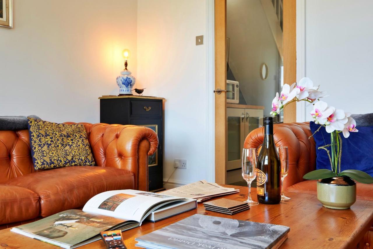 Finest Retreats - Peak View Villa Two Dales Екстериор снимка