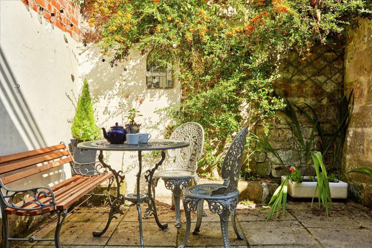 Finest Retreats - Peak View Villa Two Dales Екстериор снимка
