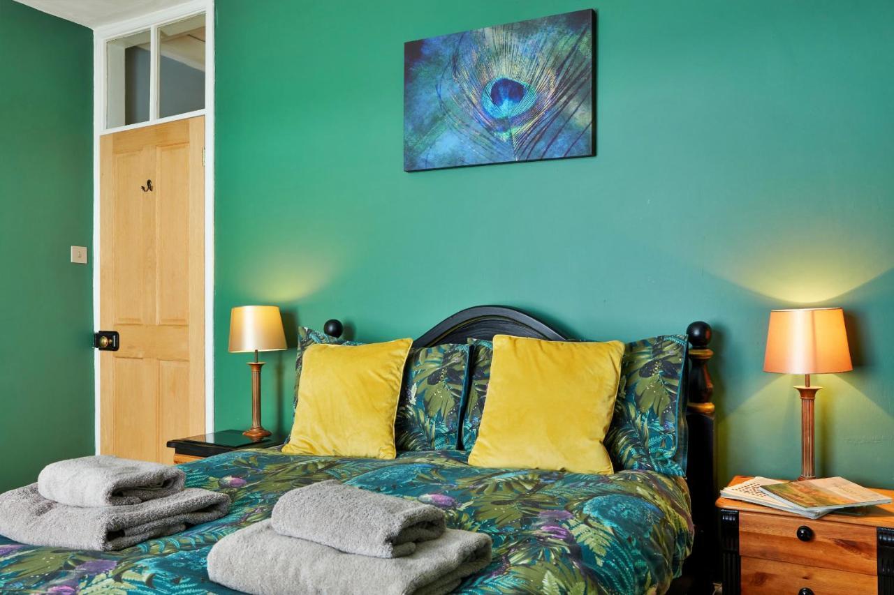 Finest Retreats - Peak View Villa Two Dales Екстериор снимка